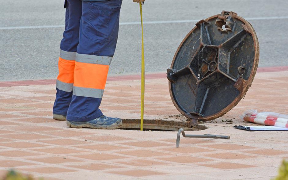 comment déboucher canalisation wc Cesson